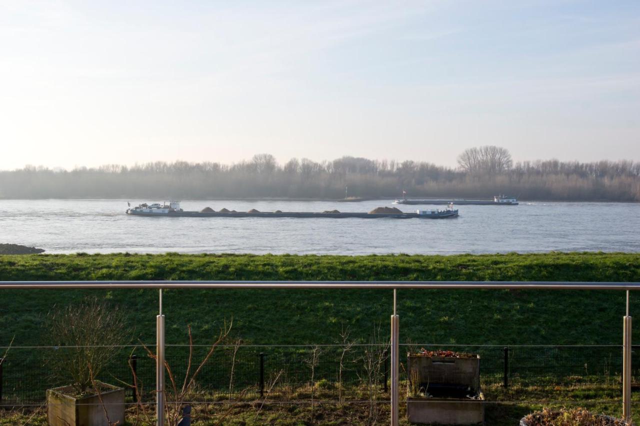 B&B Pompgebouw Aan De Rijn Tolkamer エクステリア 写真