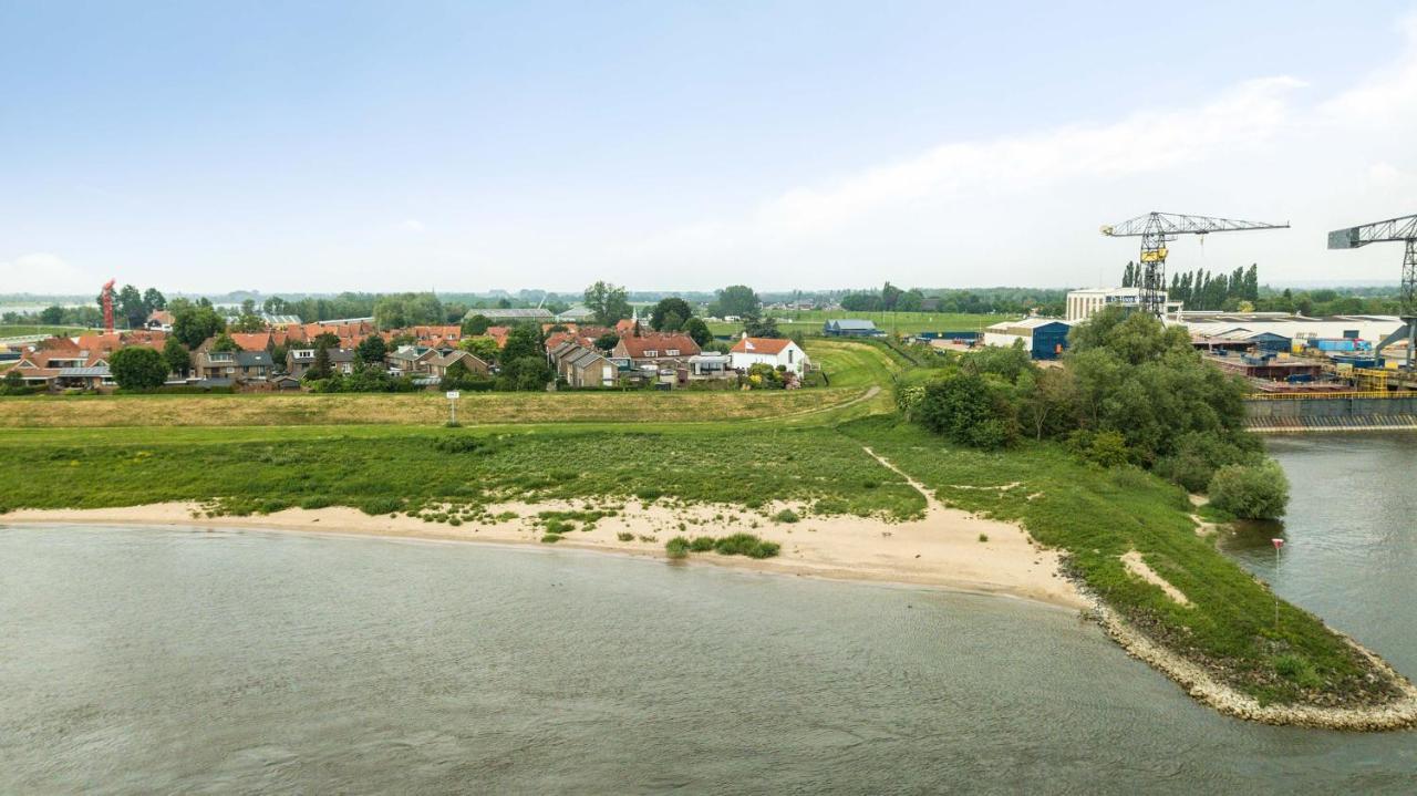 B&B Pompgebouw Aan De Rijn Tolkamer エクステリア 写真