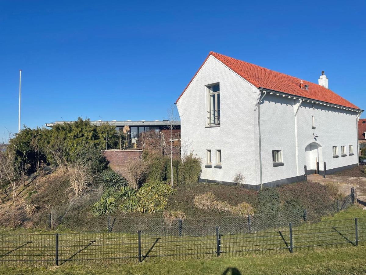 B&B Pompgebouw Aan De Rijn Tolkamer エクステリア 写真